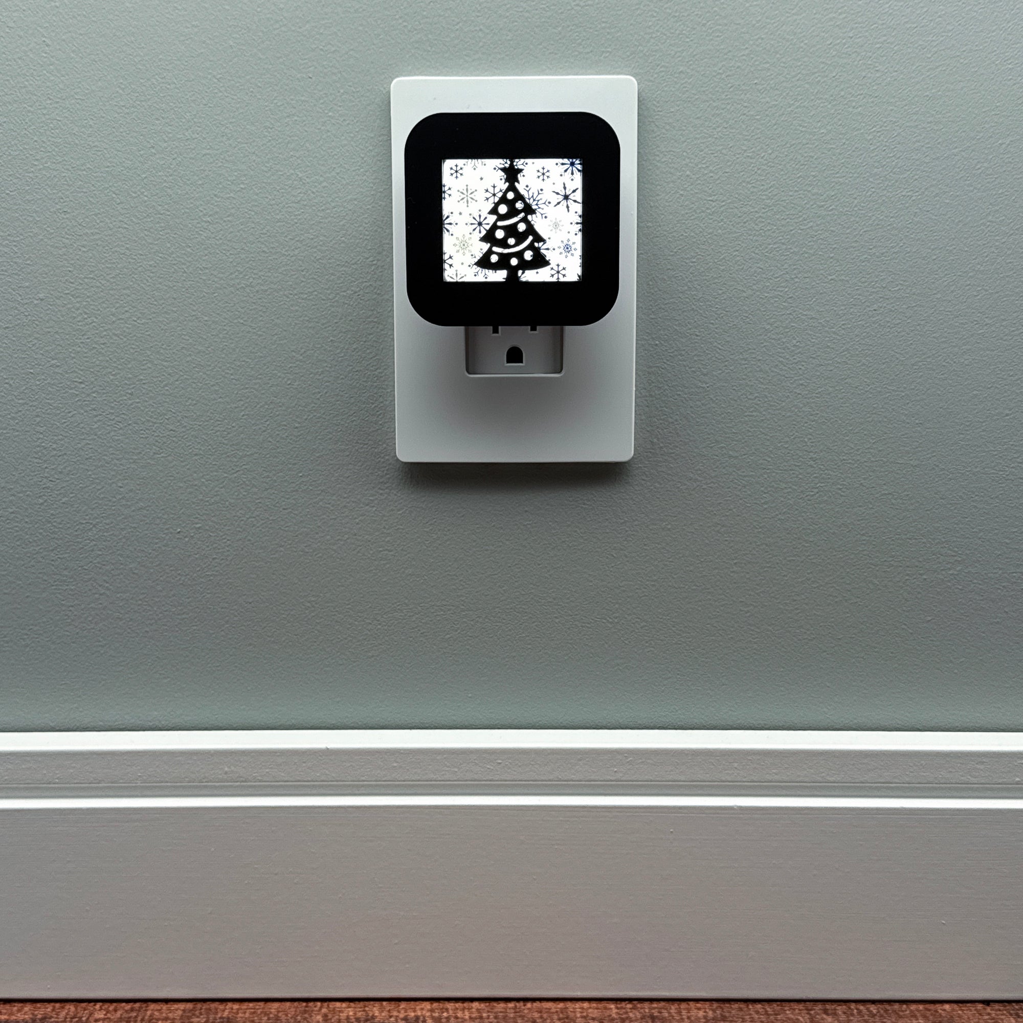 Snowy Christmas Tree Night Light