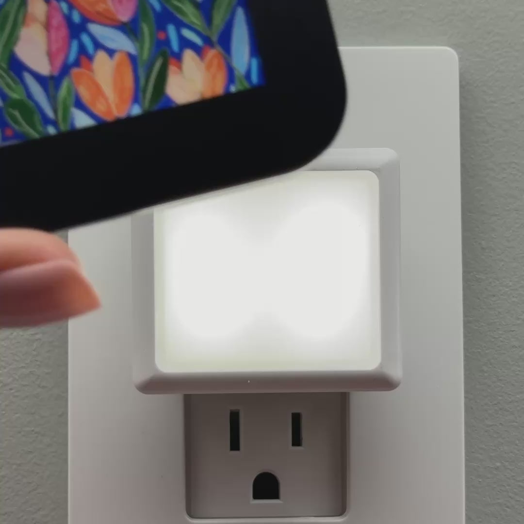 Load video: Tulips Night Light