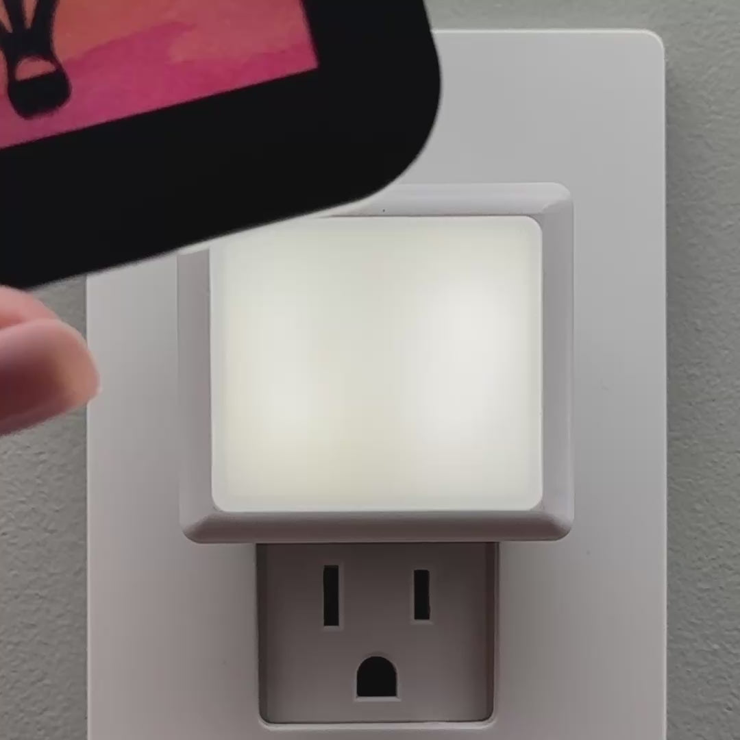 Load video: Hot Air Balloon Night Light Cover ONLY