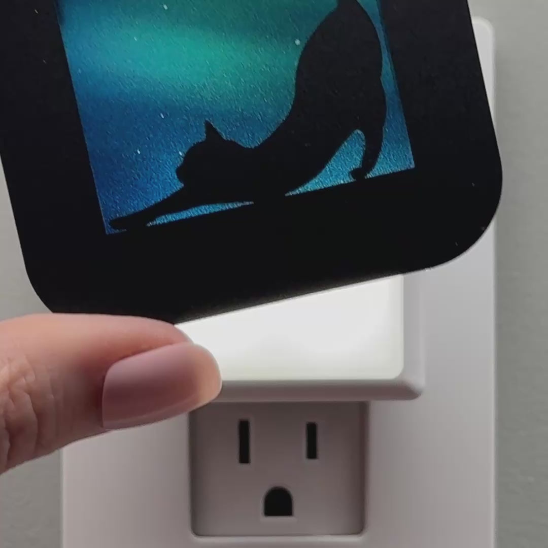 Load video: Stretching Cat Night Light
