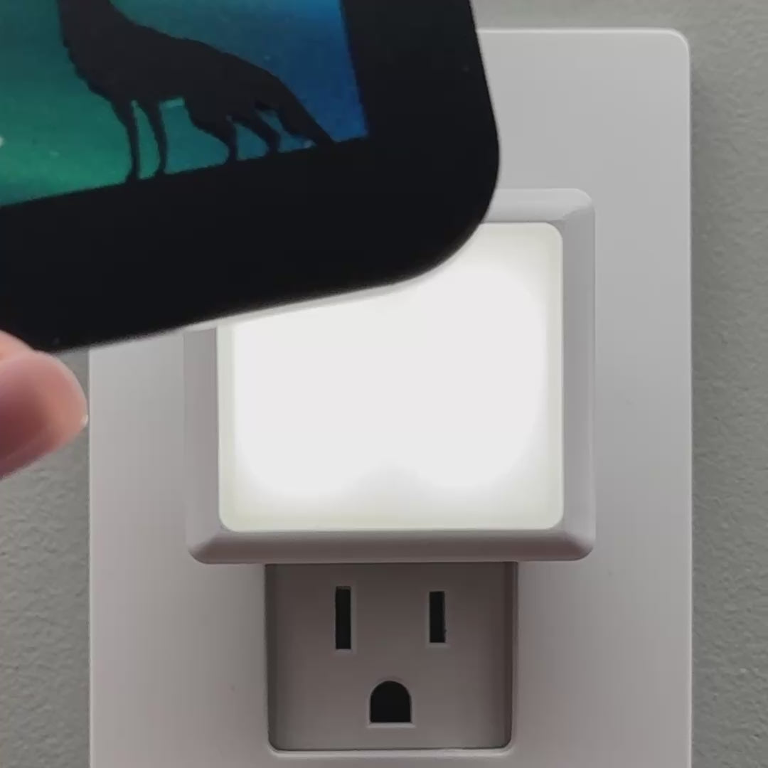 Load video: Wolf Night Light Cover ONLY